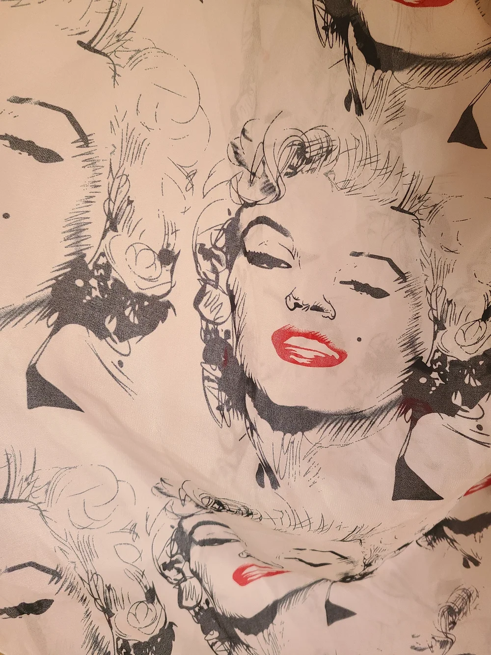 Vintage Style Marilyn Monroe Infinity Scarf Sheer Red Lip Graphic Print Retro
